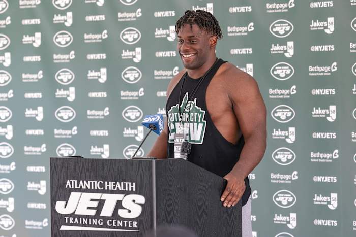 Jets DL Carl Lawson at press conference